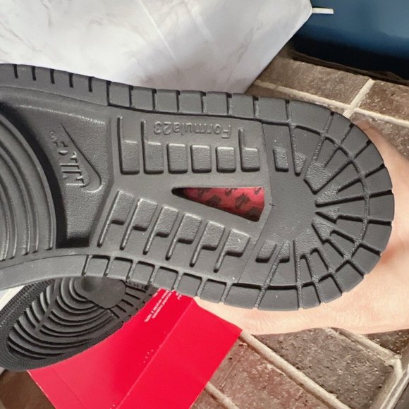 NIKE Air Jordan 1 Zoom Comfort 2 High Top Sneaker White Metallic Silver Wms US11 - Picture 9 of 10